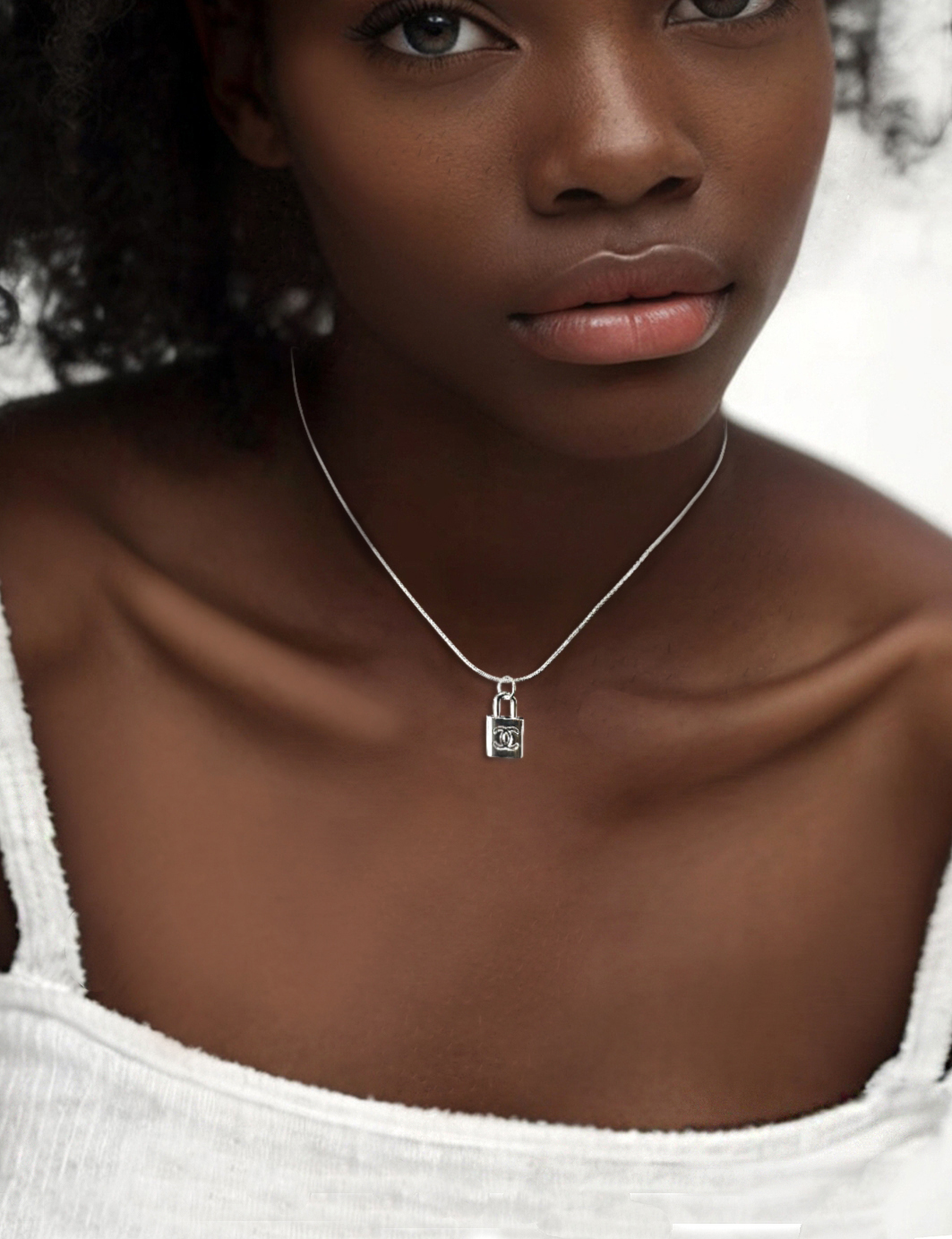 Secret silver Chanel necklace