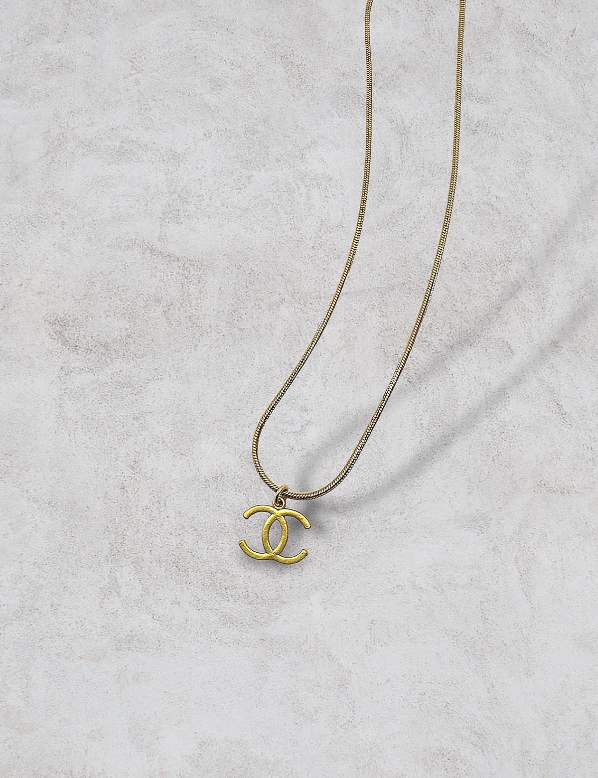 Lustra Chanel necklace