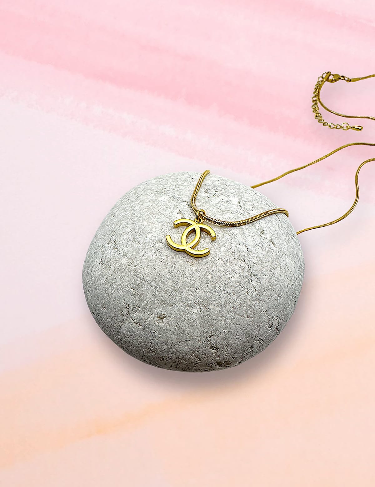 Lustra Chanel necklace (2) Lustra Chanel necklace