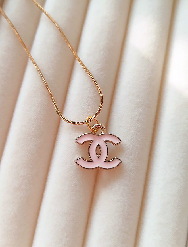 chanel pendant cc