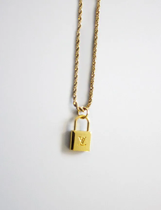 SHORT LOCK NECKLACE – Art Effect