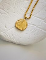 Minimal Gold Scallop shell Necklace - Image 2
