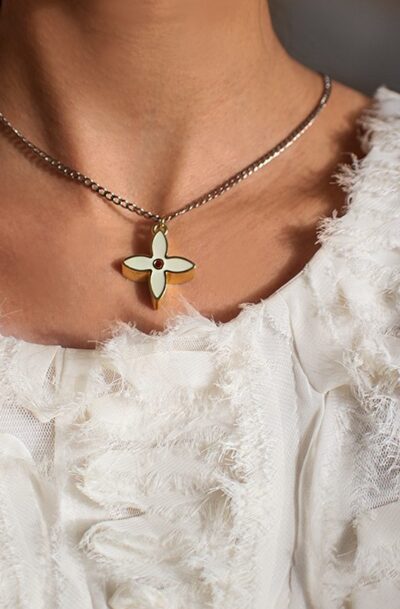 Louis Vuitton Diamond Fior Necklace