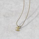 Lustra Chanel necklace